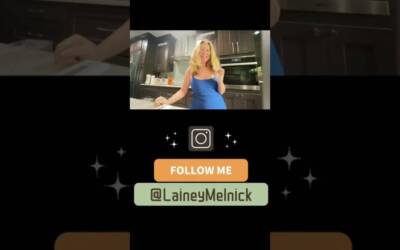 Best gifts for content creators – iPhone vlog selfie screen mirror monitor & dual magnetic tripod