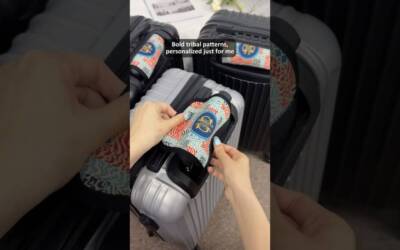 Spot my bags in 0.2s ✈️👀 No more luggage twinsies #gifts #giftideas #travelaccessories #summer